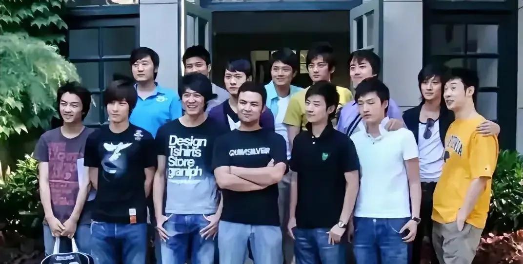 陈晓上大学时的一张照片，据说全班女生都喜欢他，连孙俪都说从来没有见过这么好看的人