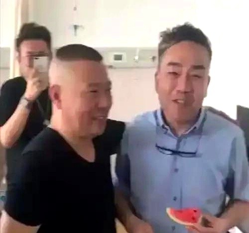 曝侯耀华与郭德纲又闹翻了？

近日，一则重磅消息在相声圈炸开了锅：侯耀华竟然删掉