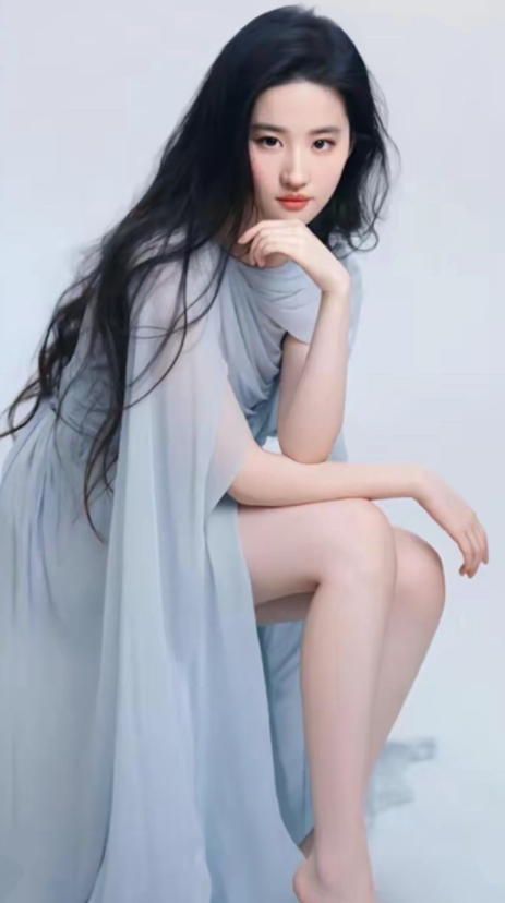 我妹问，刘亦菲又美又仙，演技还好，真是老天爷赏饭吃啊。我哥白了她一眼，她确实很完
