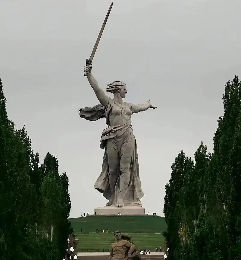 克里姆林宫发布消息：在今年的5月8日至10日，为纪念伟大的卫国战争胜利80周年，