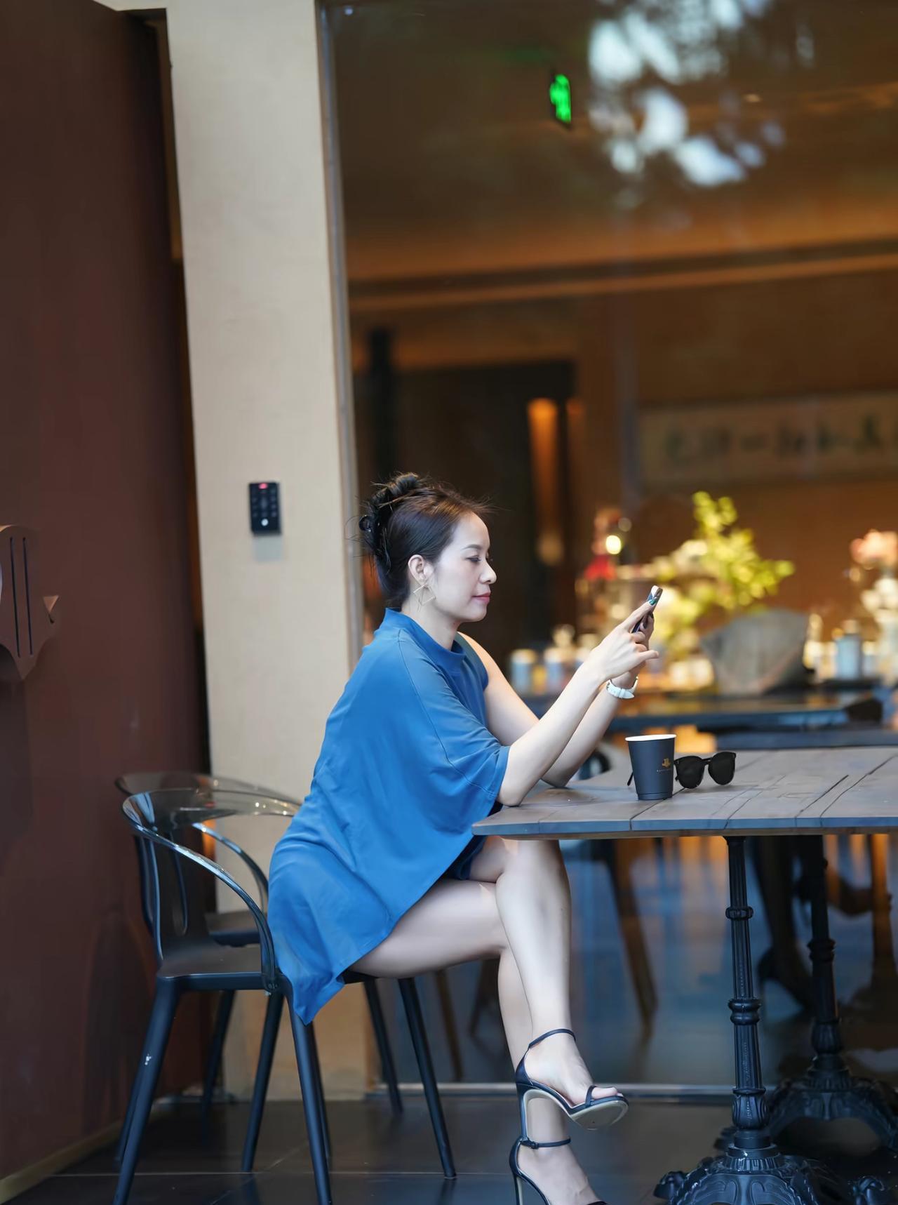 #读书的最大意义是什么#
正如杨绛先生所说:
读书不是为了拿文凭或是发财，而是为