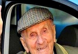 标题：阿根廷老人自爆身份：我就是希特勒











天呐！阿根廷出了个