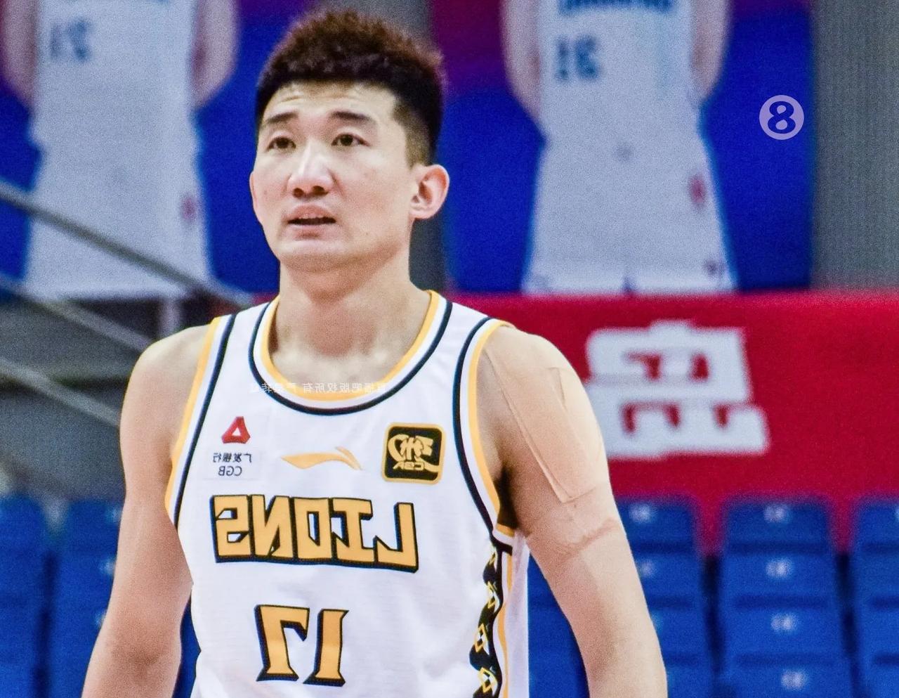 男篮8强赛第3场，王睿泽与孙明微根本不是一个级别！！
王睿泽，出战43分钟，11