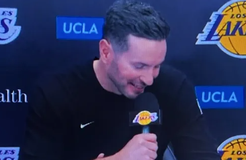 NBA常规赛湖人主场对阵76人的比赛已经结束。全场战罢，湖人以119-115战胜