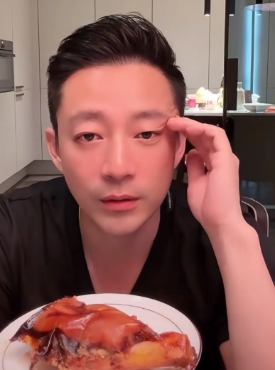 汪小菲哪里都很好，
但他有个缺点
可能永远也改不了了，那就是

他太好说话了。之