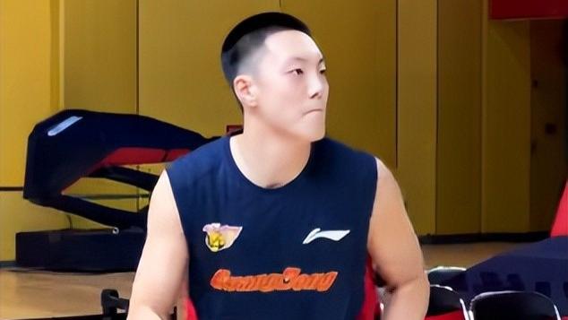 广东队在广州踩场训练！徐杰状态劲爆、胡明轩复出训练、萨林杰搞气氛