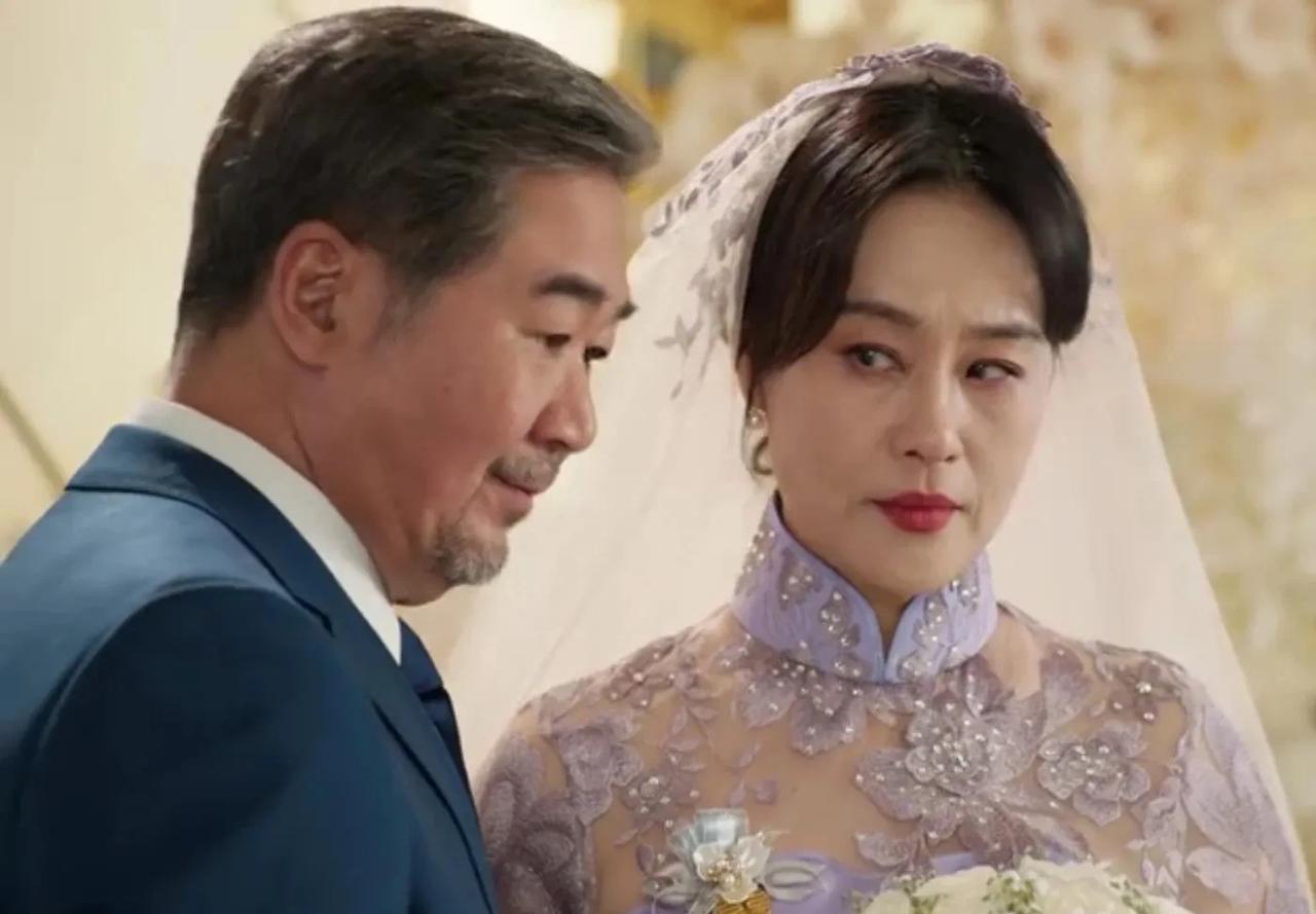 《我的后半生》沈教授与乐水珊大婚，李黑豹得知后立马来抢婚，他给的理由很霸气，是个