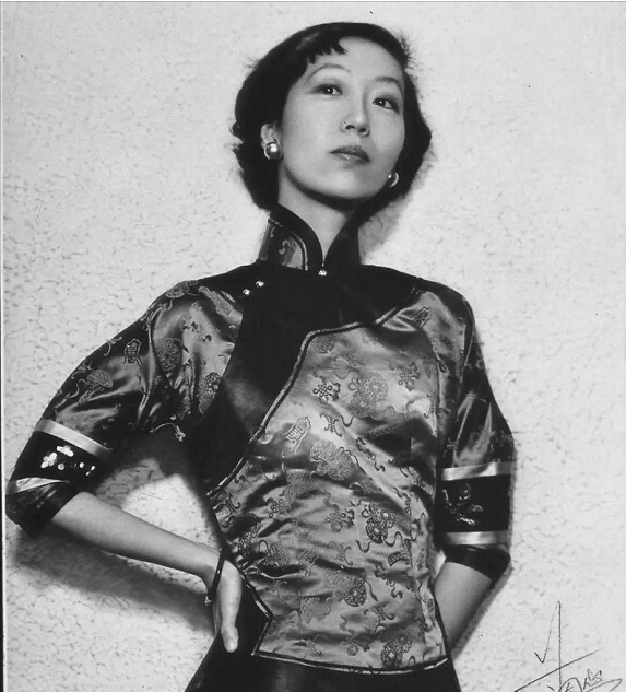 1956年，36岁的张爱玲发现自己怀孕了，孩子的父亲是65岁的赖雅。于是她打电话