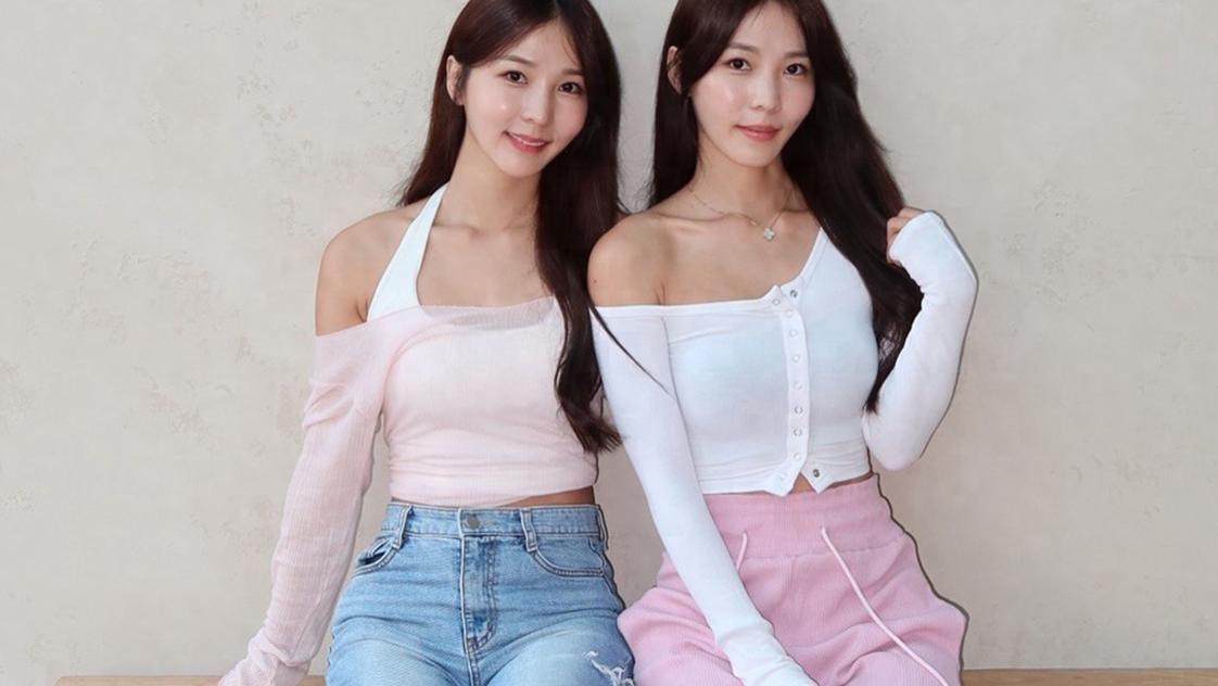 修身牛仔VS束腰针织，哪个才是修身材的前沿？