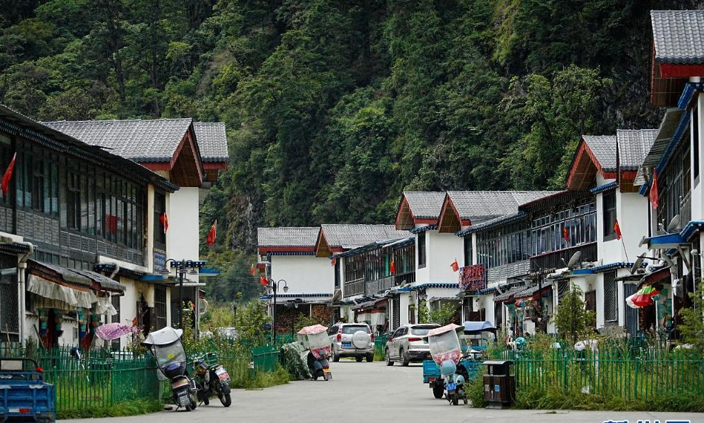 我国投资8000多万、花费4年时间，在中印争议地区修建了一个低边村，成功将我国实