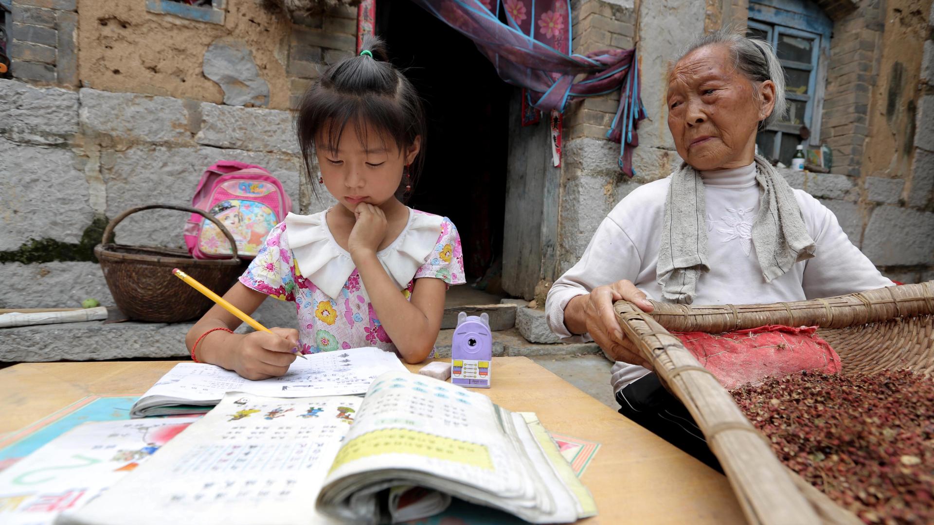 河南林州：一个山村留守女孩别样的国庆长假