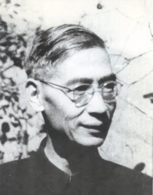美国人说钱学森能顶五个师，但钱学森却说：“我的这位师弟，可以顶两个我！”
究竟是