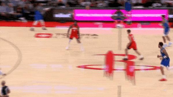 拉塞尔攻守转换三分投进，独行侠追到2分火箭叫停