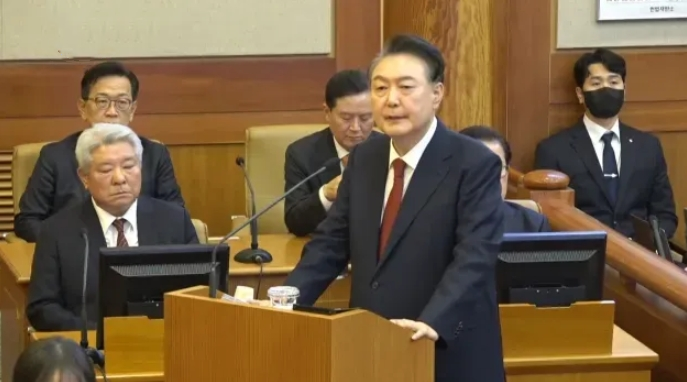 最新消息，韩国首尔中央地方法院批准了尹锡悦提出的取消拘留申请，尹锡悦将被释放。此