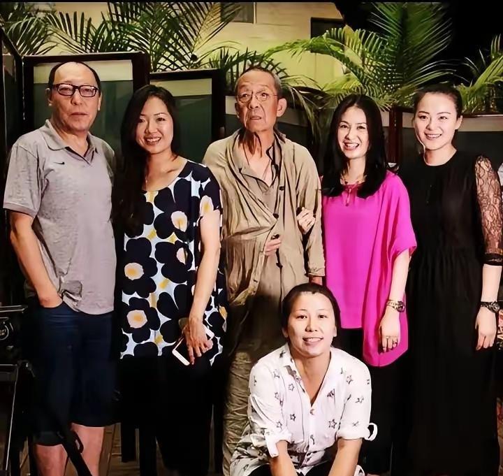 这六个演员，我只认识倪大红，我每晚看两集黄金档的电视剧，今年以来专看央视8套的。