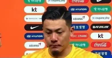 国足0-2不敌澳大利亚一战的亮点总结，
虽败犹荣的三人
  1. 塞尔吉尼奥（中