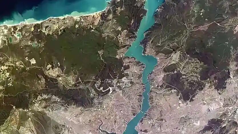 看看有多少人知道这个海峡是哪里的，能猜出来的绝对是一位地理方面的高手