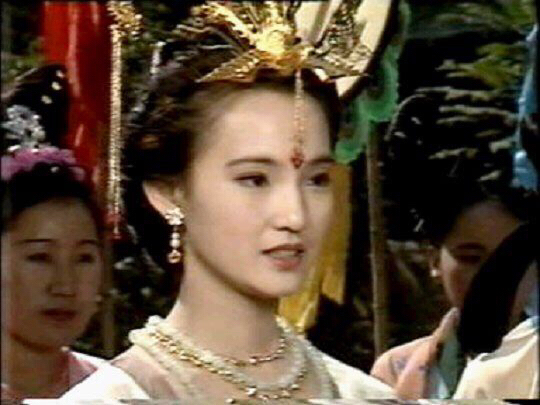    这部《狄仁杰断案传奇》电视剧是我心目中最经典的狄仁杰故事。
   在电视上