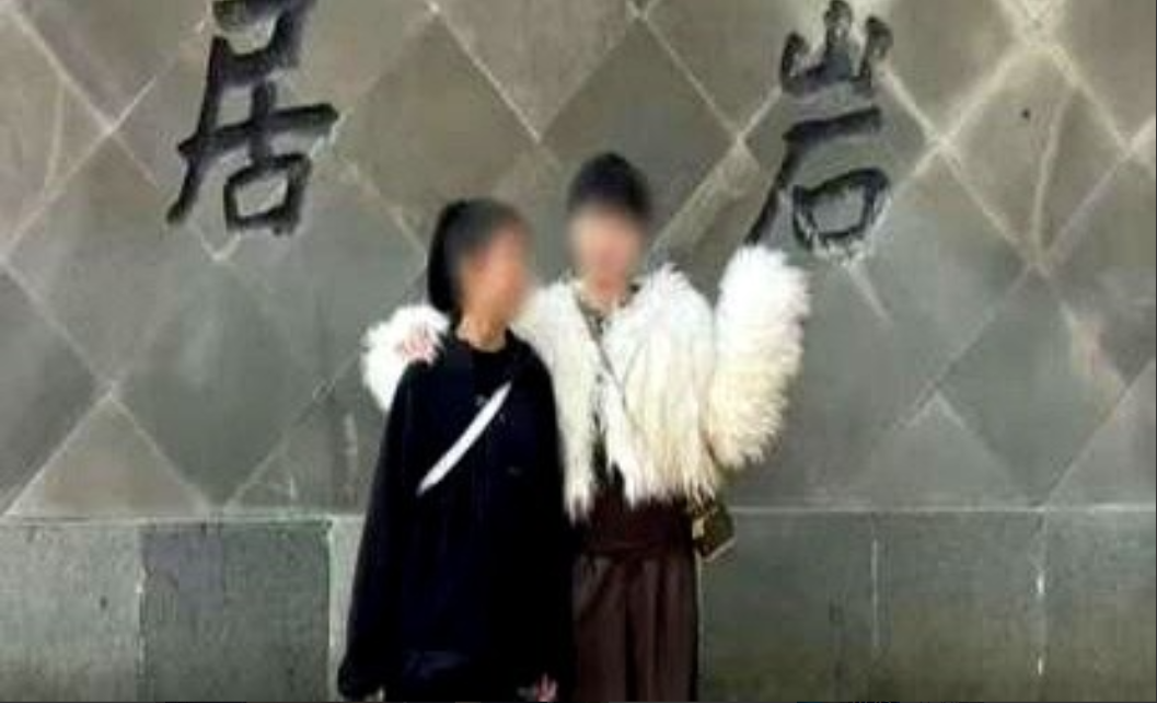 “不死刑不足以平民愤。”2014年浙江19岁男孩入室抢劫，36岁母亲为保护13岁