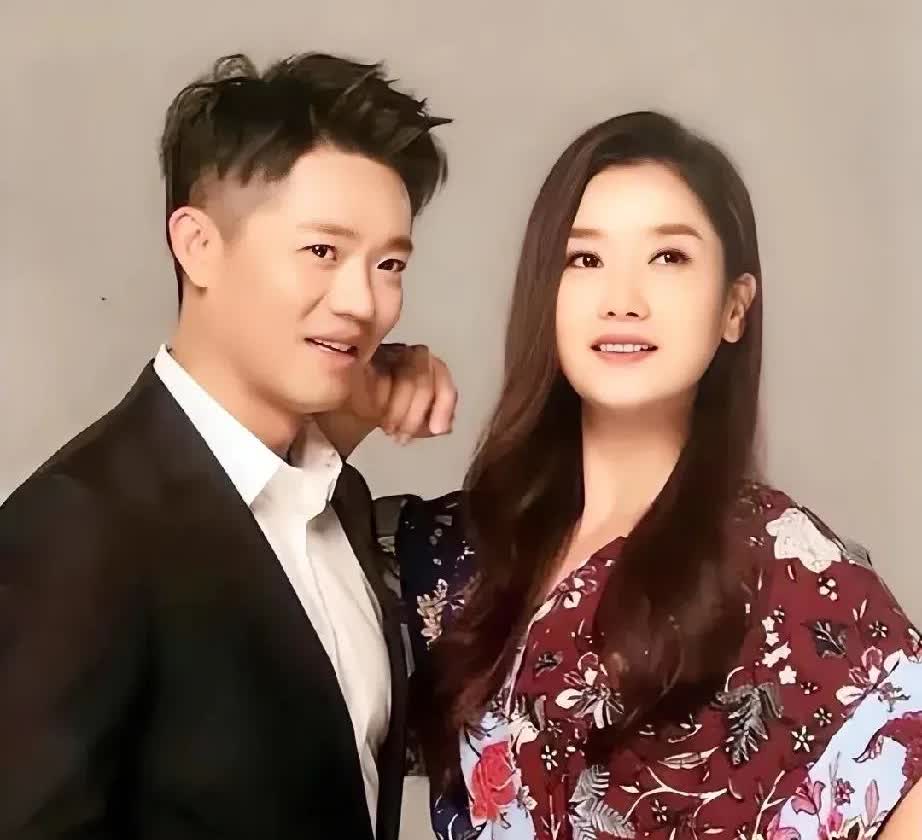 大家知道吗？
曾毅的爸爸曾经想要玲花当儿媳妇
但一起吃了一顿饭后，曾毅爸爸立