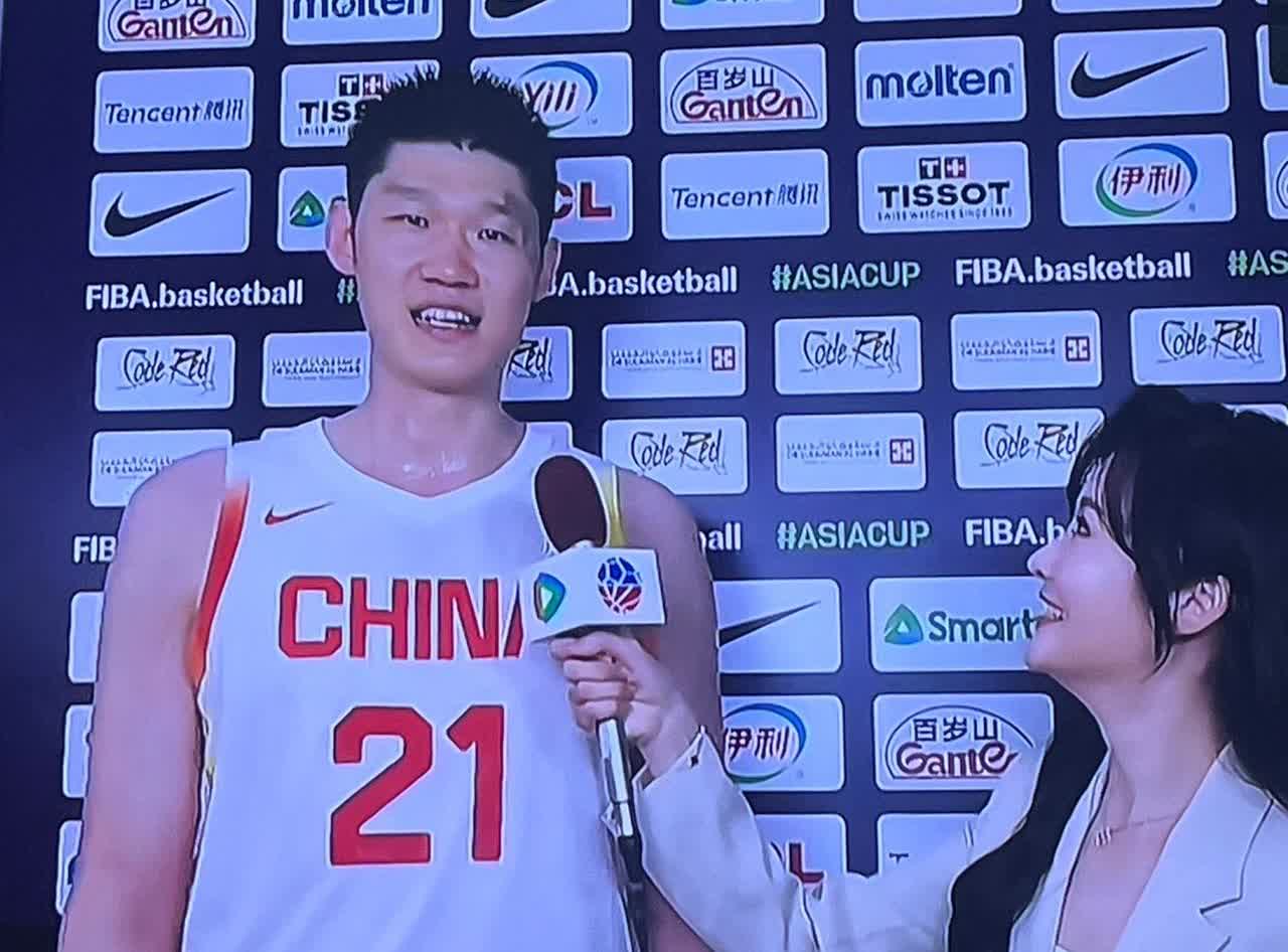 这是真正的汉子！
胡金秋，多好的一个篮球运动员，中国多几个胡金秋式的球员，那会