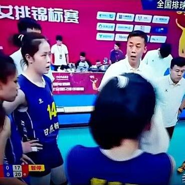 李盈莹如愿打世锦赛，二传手太年轻还是隐患，赵勇练兵不管不顾

女排在此前郎平执教