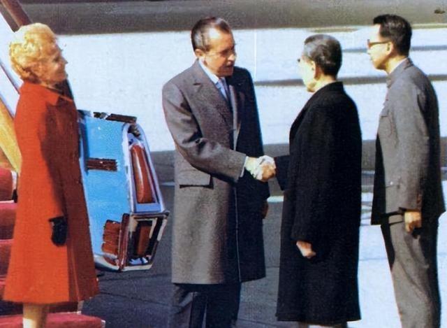 1972年，尼克松不满意毛主席送的4两茶叶，周总理一句话令其动容
中美关系在20