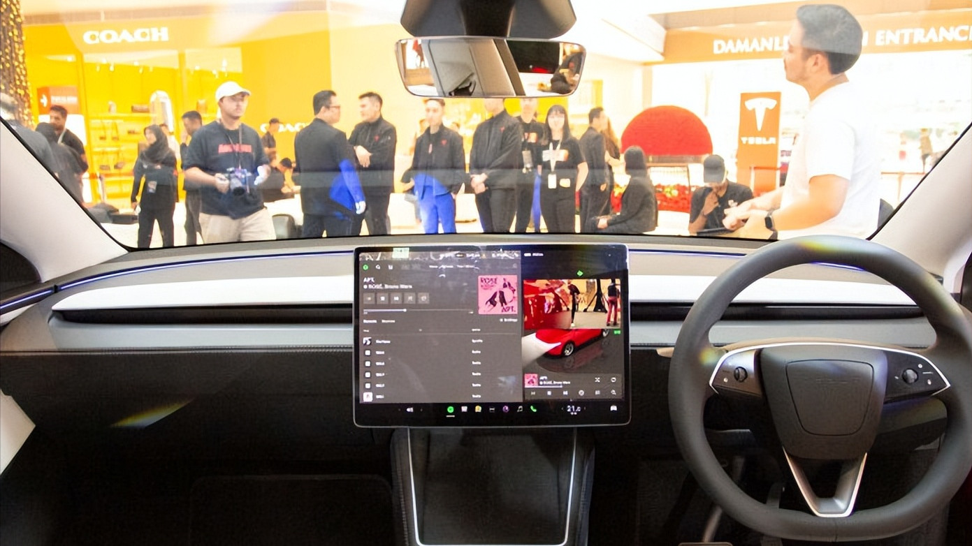 特斯拉终于为旗下车型加入Apple CarPlay——顺应用户强烈需求！