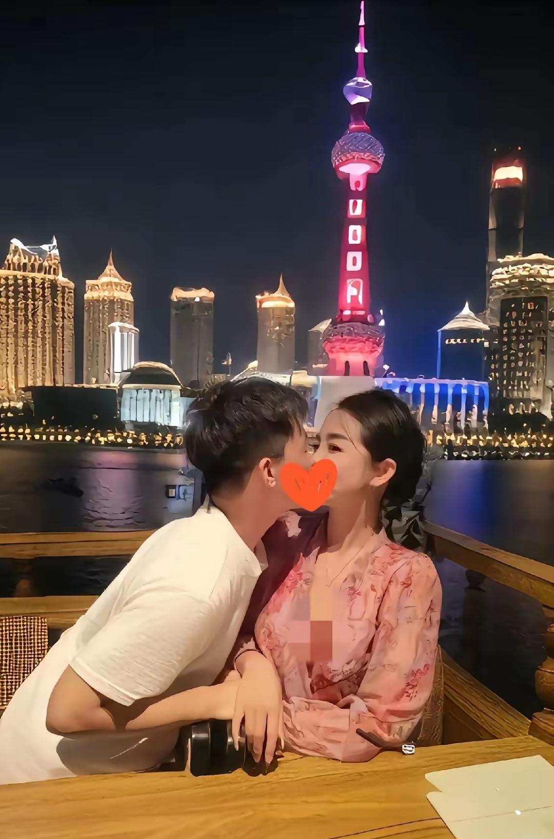 “太炸裂！”近日报道，辽宁，一40岁已婚女子，在KTV看上26岁小伙，便谎称自己