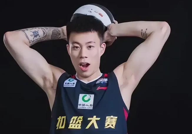 张镇麟给上海带来了什么？
我觉得张镇麟给上海队能够提供的最重要的就是防守能力 传