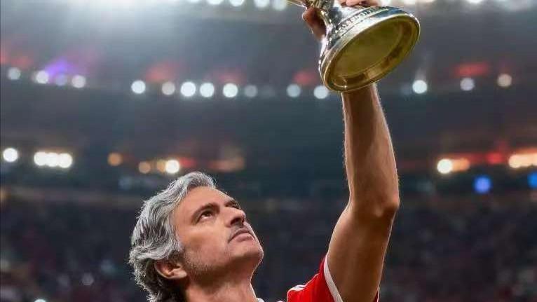 危险的信号，穆里尼奥重回三中卫阵型，十年磨一剑，能复制国米吗