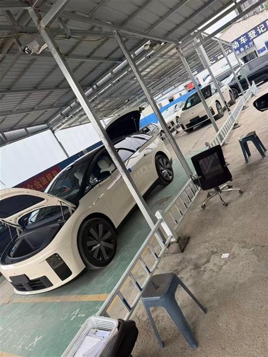 理想i6后驱实车首曝：i8车主羡慕极了