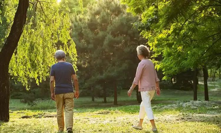 老年人的这些表现，实在不让人待见：
一、爱摆“老资格”：
   1、 总觉得年纪
