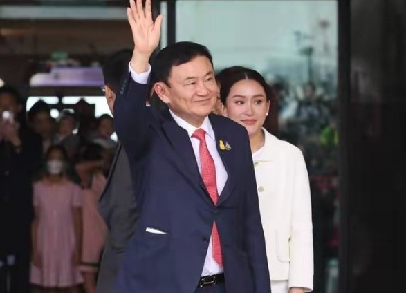 权利的游戏，表面上看他信和洪森决裂，是因为对方泄露了录音。



实际上，这背后