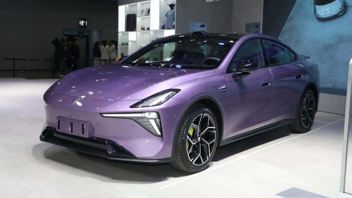 深蓝L06上市！13.29万起售，标配激光雷达，1小时订单就破20000台