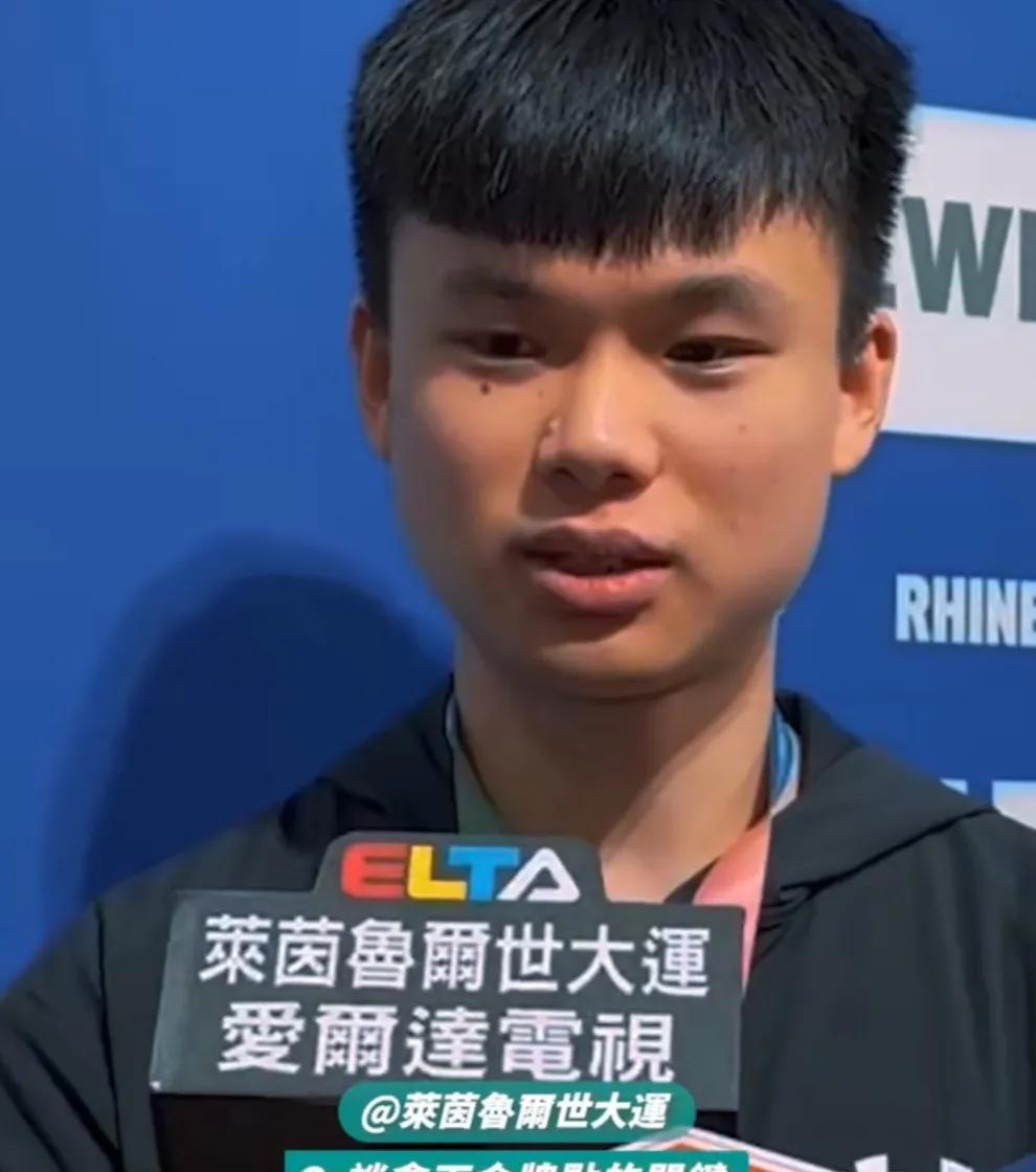 冯翊新：因为之前都输吗，所以今天一上去就是也没有想结果，尽力去拼对手。决胜盘第四