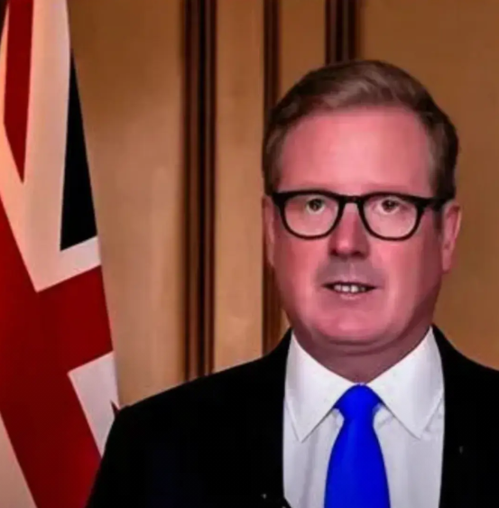 俄罗斯遇到硬茬子了！英国首相宣布重大消息：将向乌克兰提供5000枚导弹！价值达1