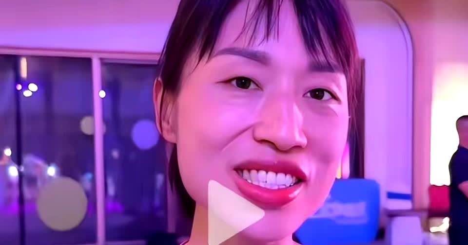 沈阳马拉松今天（9月14日）清晨火热开跑，

那个熟悉的身影就是护士张水华。