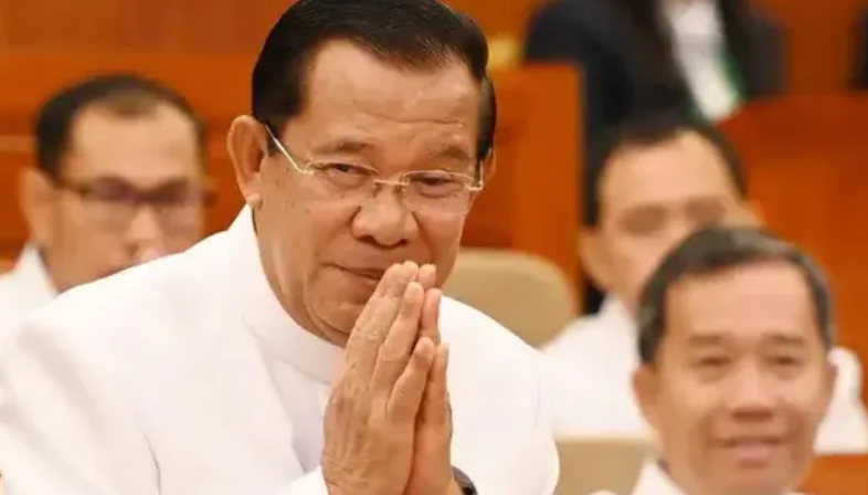 柬埔寨前首相洪森电话泄密事件严重影响柬埔寨。
国际形象和洪森的个人威望现在泰国前