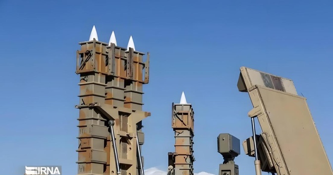 伊朗这回真急眼了！



上个月被以色列偷袭得手后，他们连夜把被打坏的防空系统全