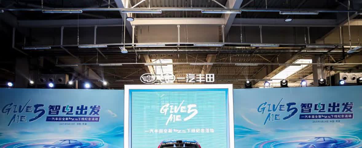 听我一句劝，买车可以这样选：
30年前，购车首选桑塔纳、丰田，
20年前，购