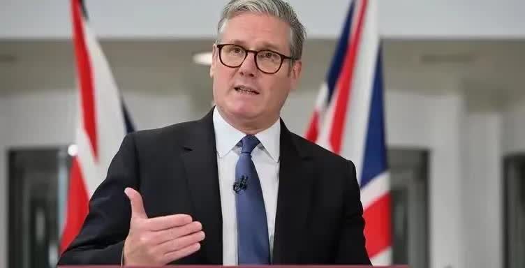 支持巴勒斯坦的人可以去加沙游行，在英国瞎胡闹管用吗？英国并不是法外之地！警察不抓