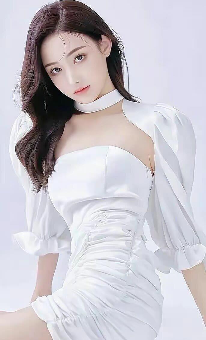我家小区发生了一件新鲜事。因伺候月子，照顾婴儿。丈母娘和老公公两人好上了，搭伙过