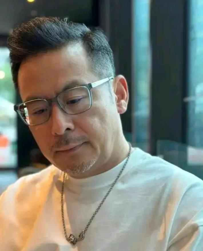 50岁是男人的第二次生命的开始，人生拼的是下半场！



步入五十之年，回首往昔