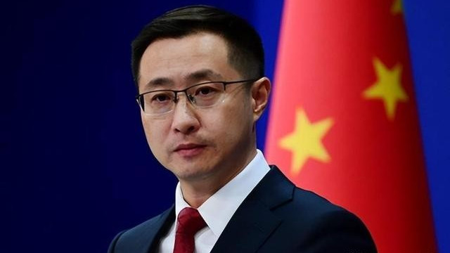 中方深夜回应，这三句话很有看头，特朗普把自己架起等不来台阶了