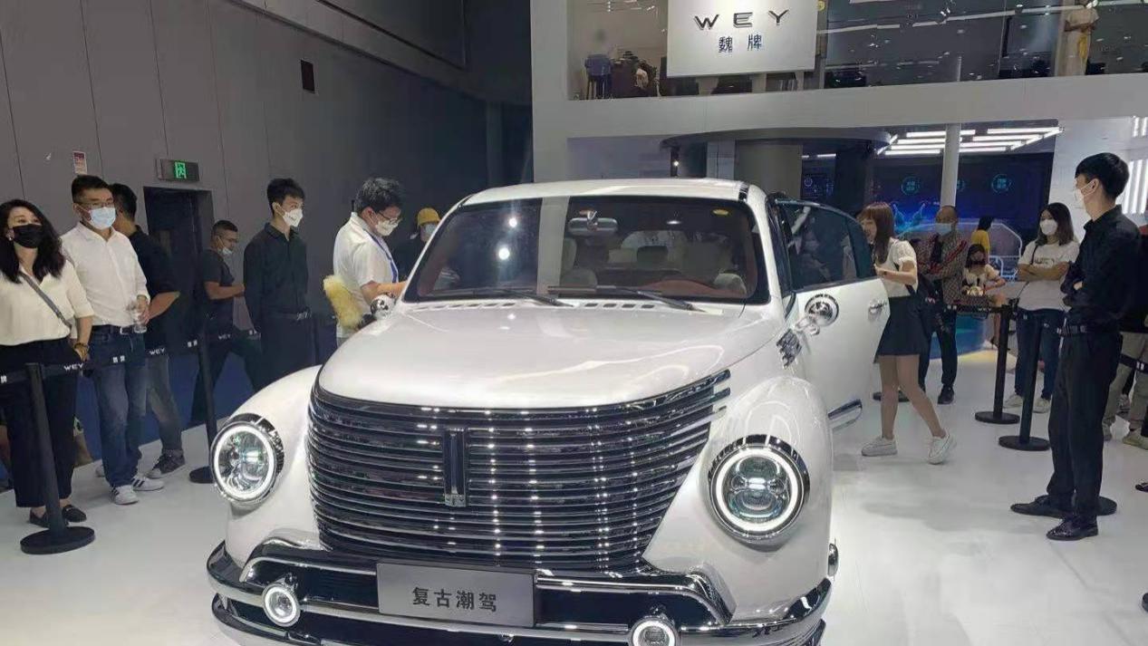 车企集体 “开倒车”？这些设计越原始越高级