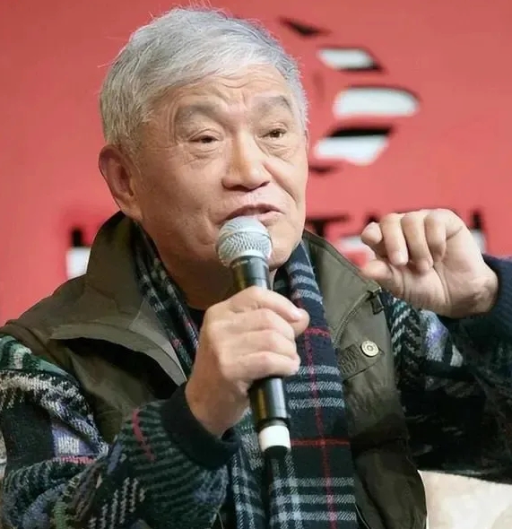 80多岁还在拍戏10位老戏骨！

第1位，高明；（81岁）国家一级演员！

第2