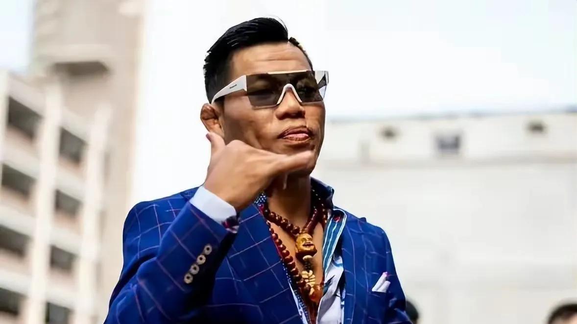 吸血魔李景亮比马王马哈切夫难对付多了！你以为这是国内粉丝说得话么？不是的，这是次