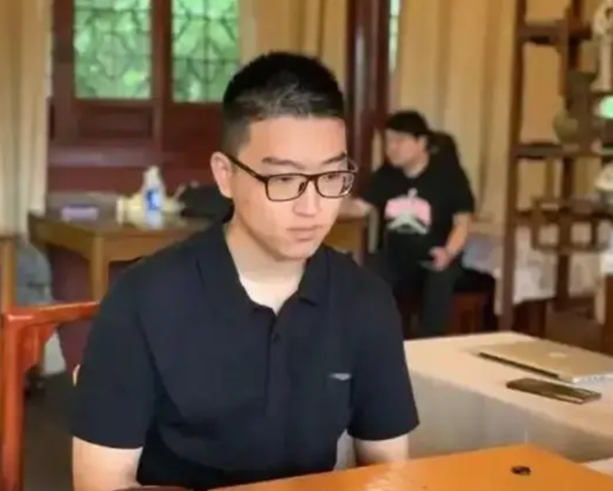 最强棋士战：屠晓宇拿下姜东润，率先闯入决赛！
6月12日第一届世界最强棋士战循环