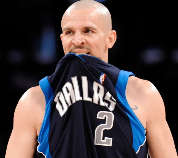 1996年的今天，杰森-基德在对阵爵士的比赛中拿到职业生涯最高的25助攻。
本场